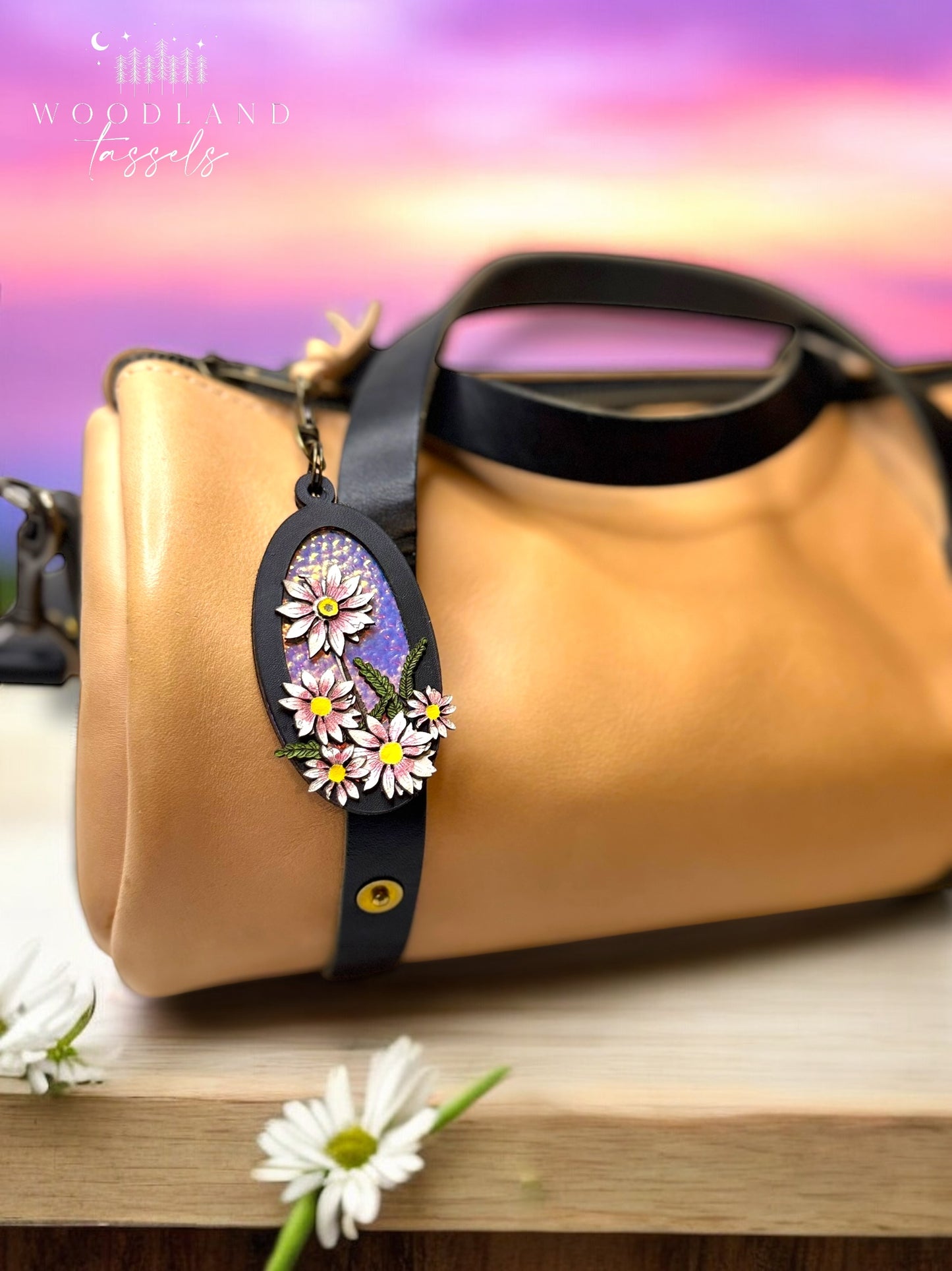 Daisy Cameo Leather Purse Charm