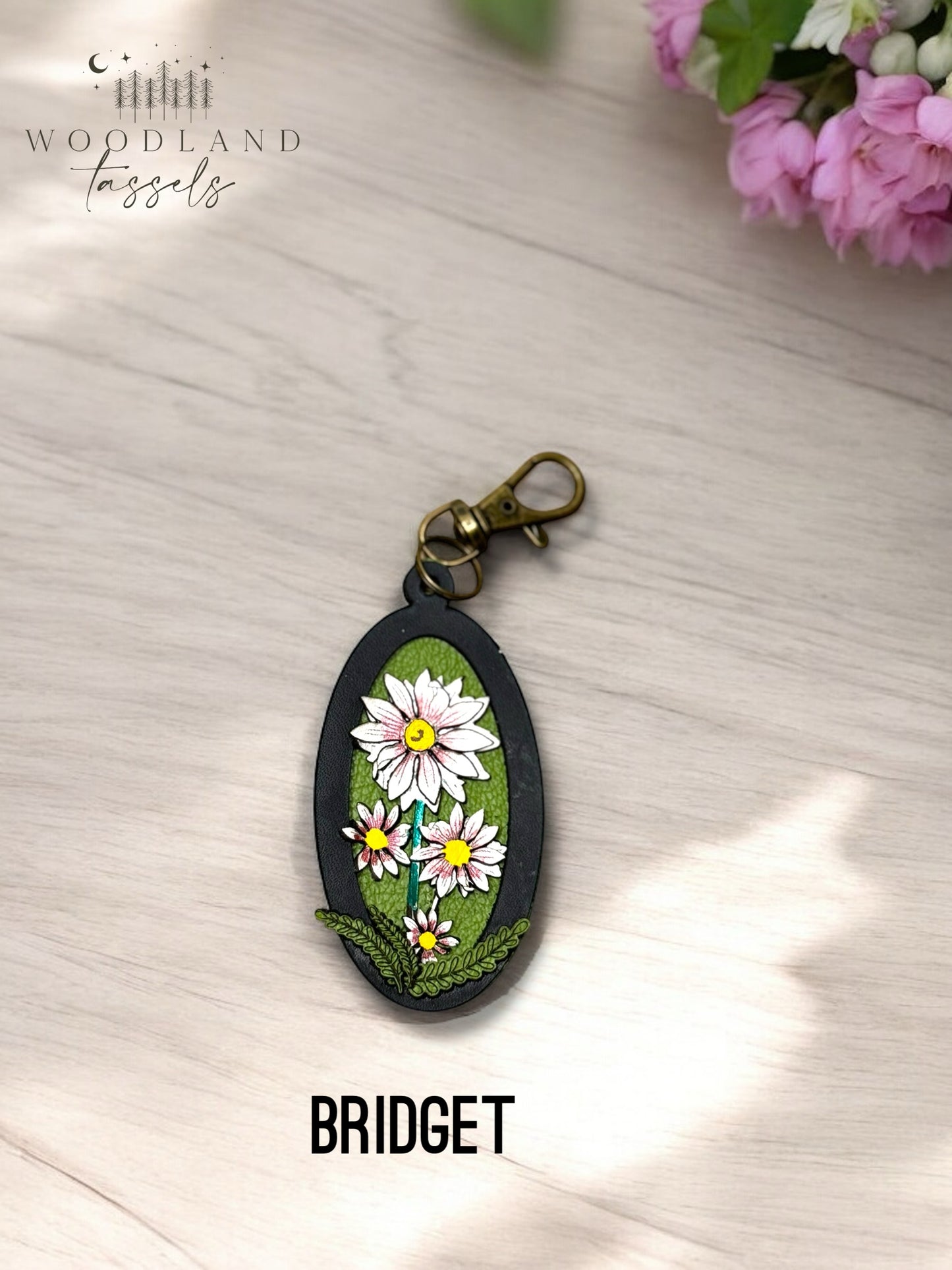 Daisy Cameo Purse Charm