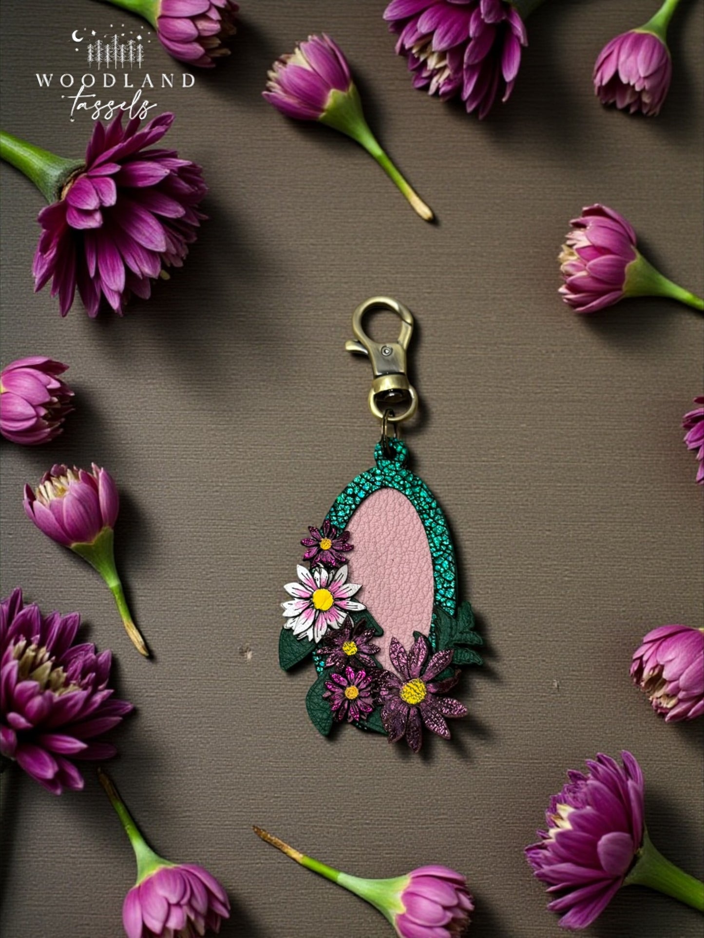 Daisy Cameo Leather Purse Charm