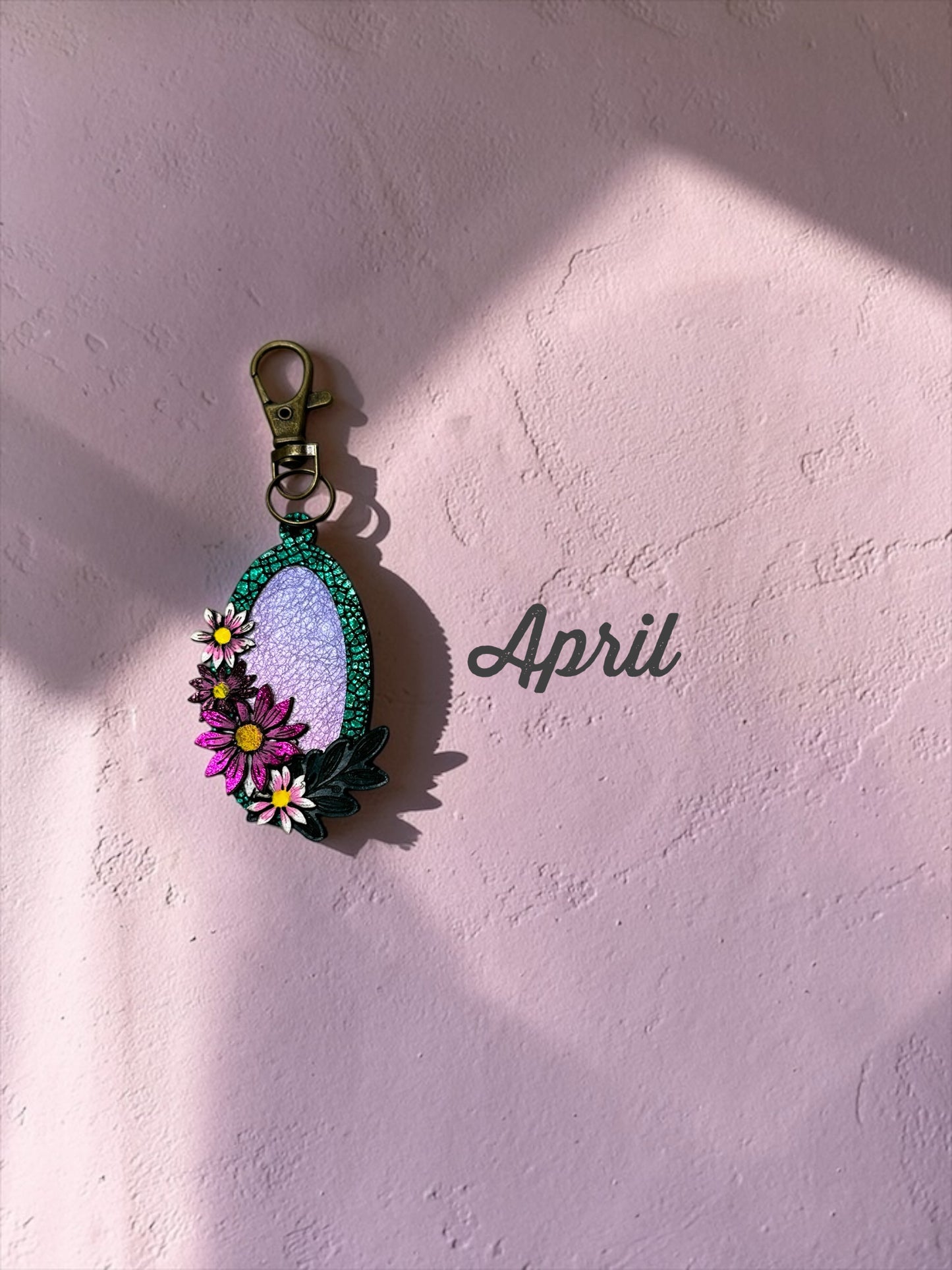Daisy Cameo Leather Bag Charms